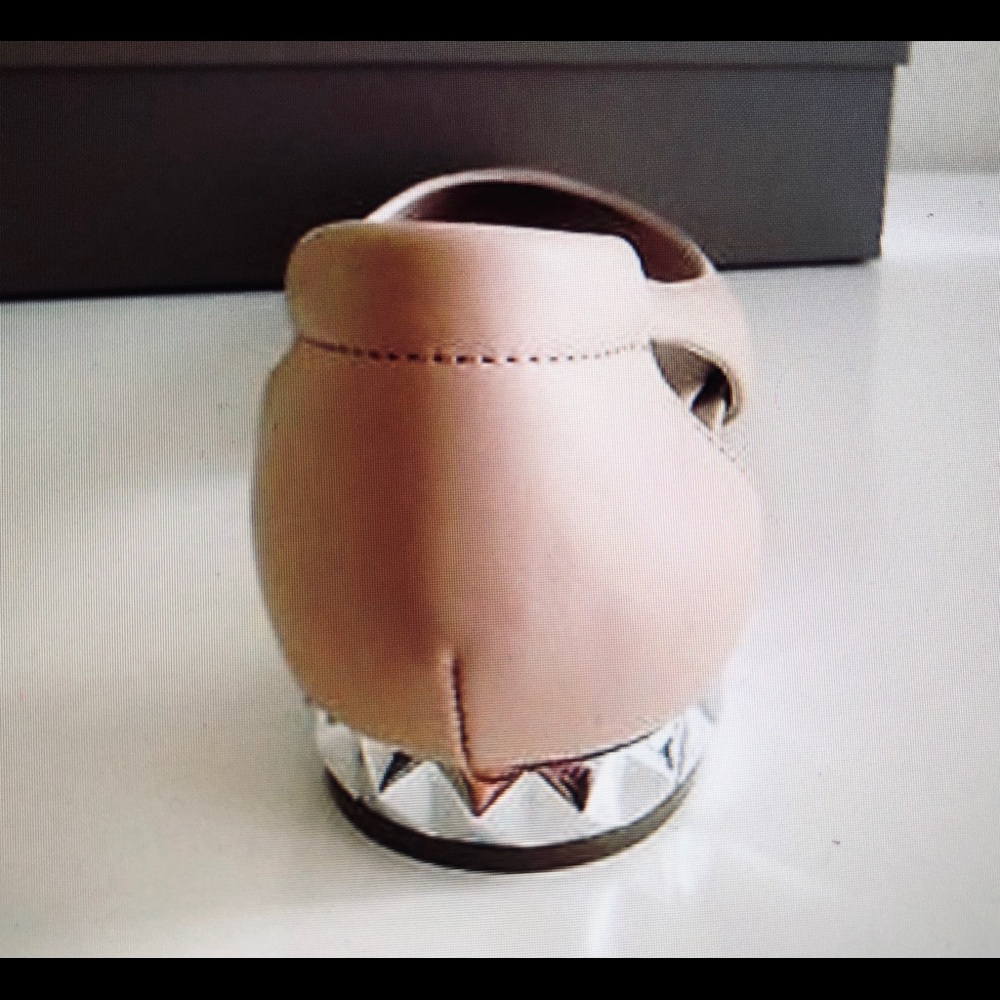 BCBGMAXAZRIA women flat shoes - Picture 3 of 7